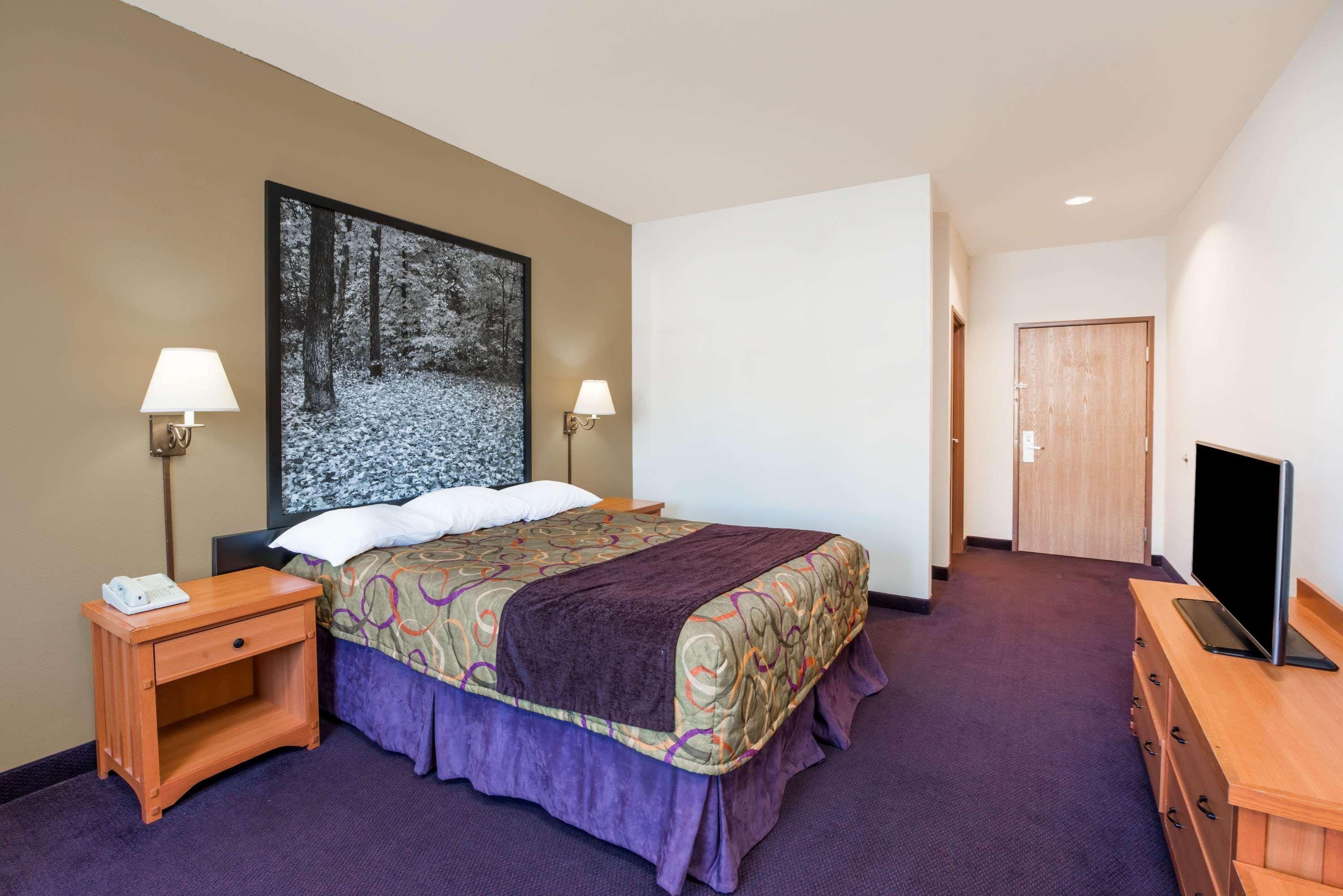 Super 8 By Wyndham Columbia East Hotel Eksteriør billede