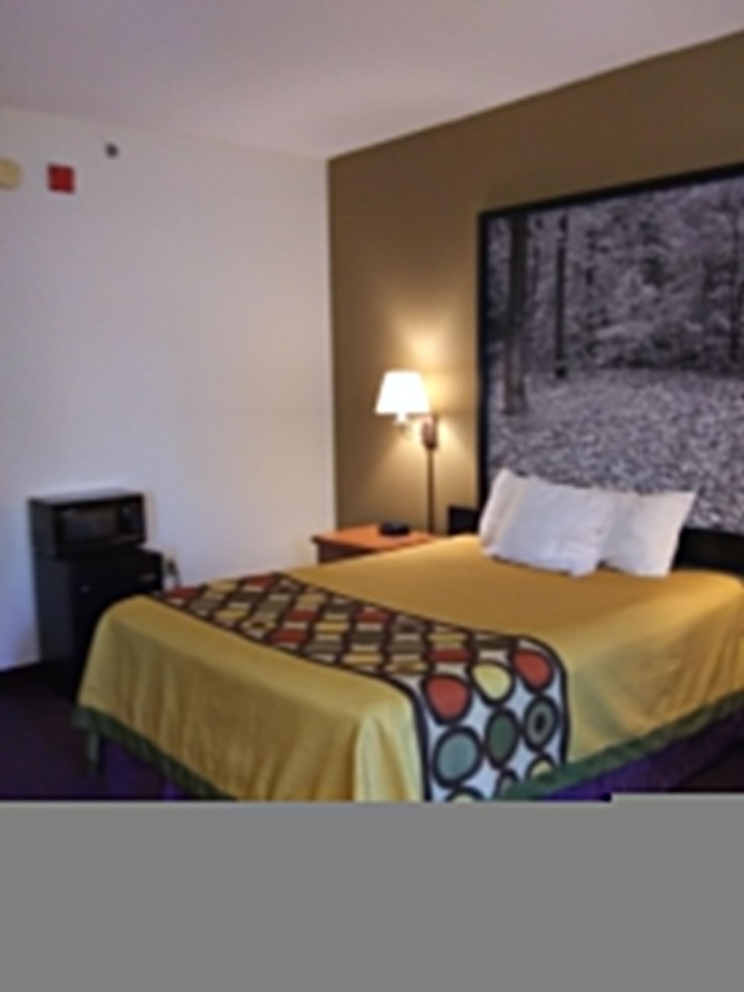 Super 8 By Wyndham Columbia East Hotel Eksteriør billede